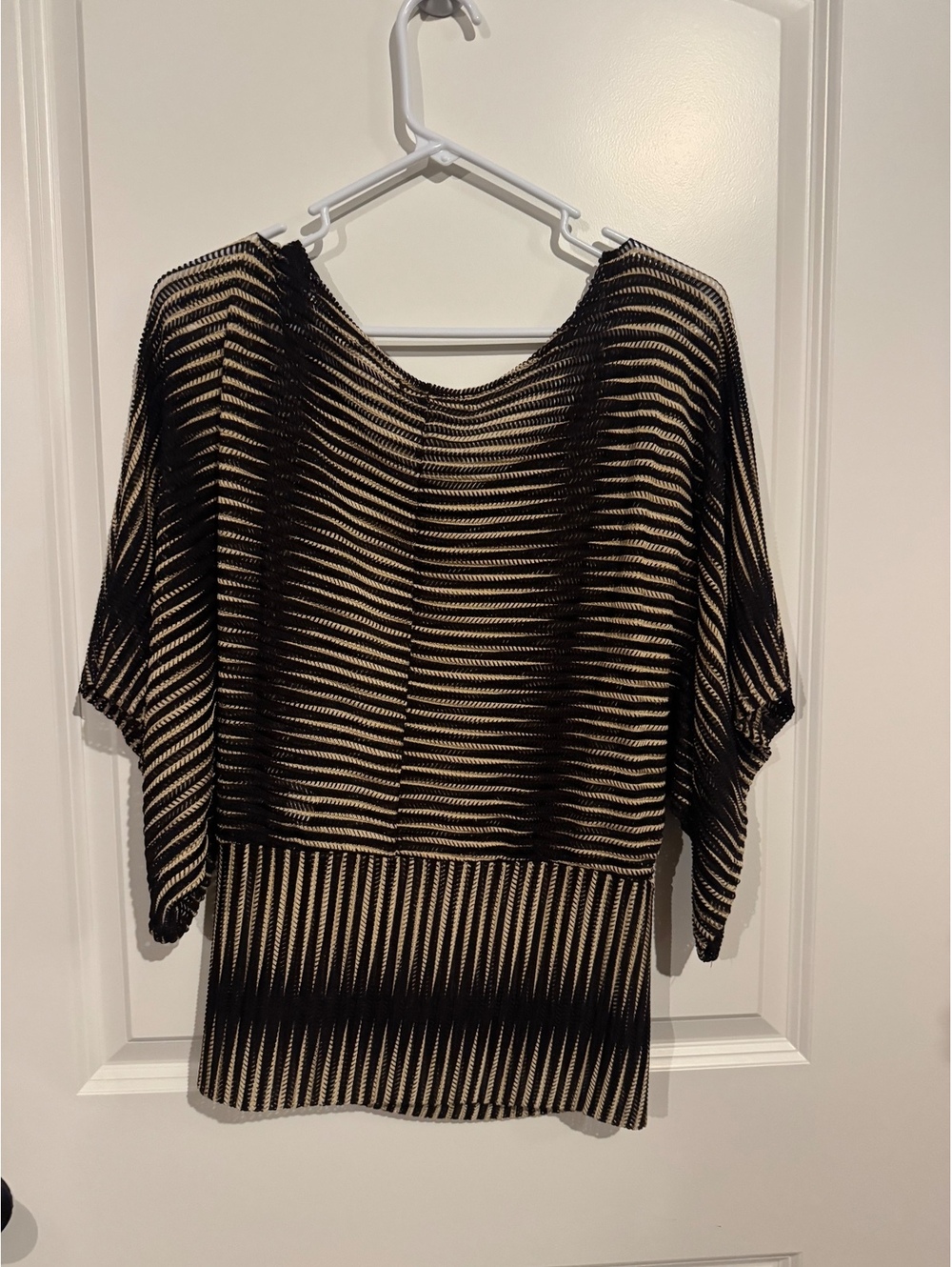 Body Central Women's Striped Knit Top Size L Grande Black and Beige